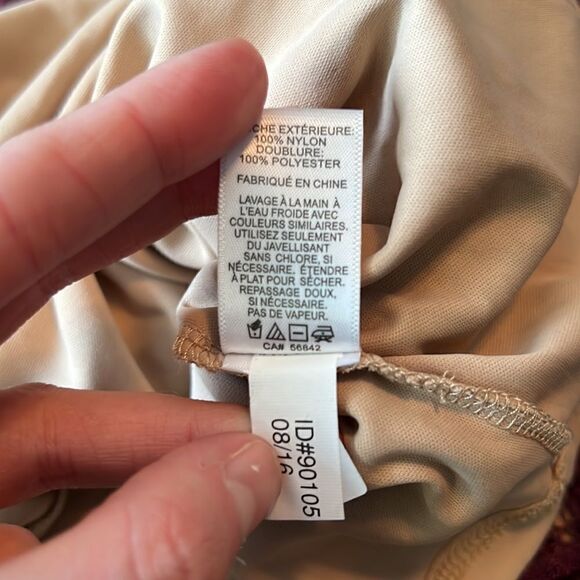 NWT! Express lined short sleeve lace tee. Size small - Picture 6 of 10